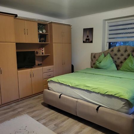 Varlak Apartmans ✷ ✷ ✷ Шіофок Екстер'єр фото