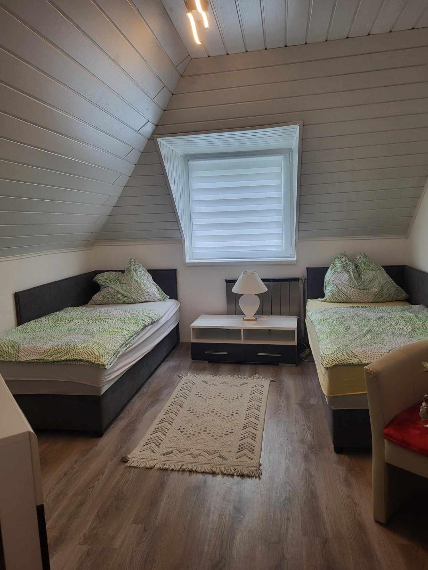 Varlak Apartmans ✷ ✷ ✷ Шіофок Екстер'єр фото