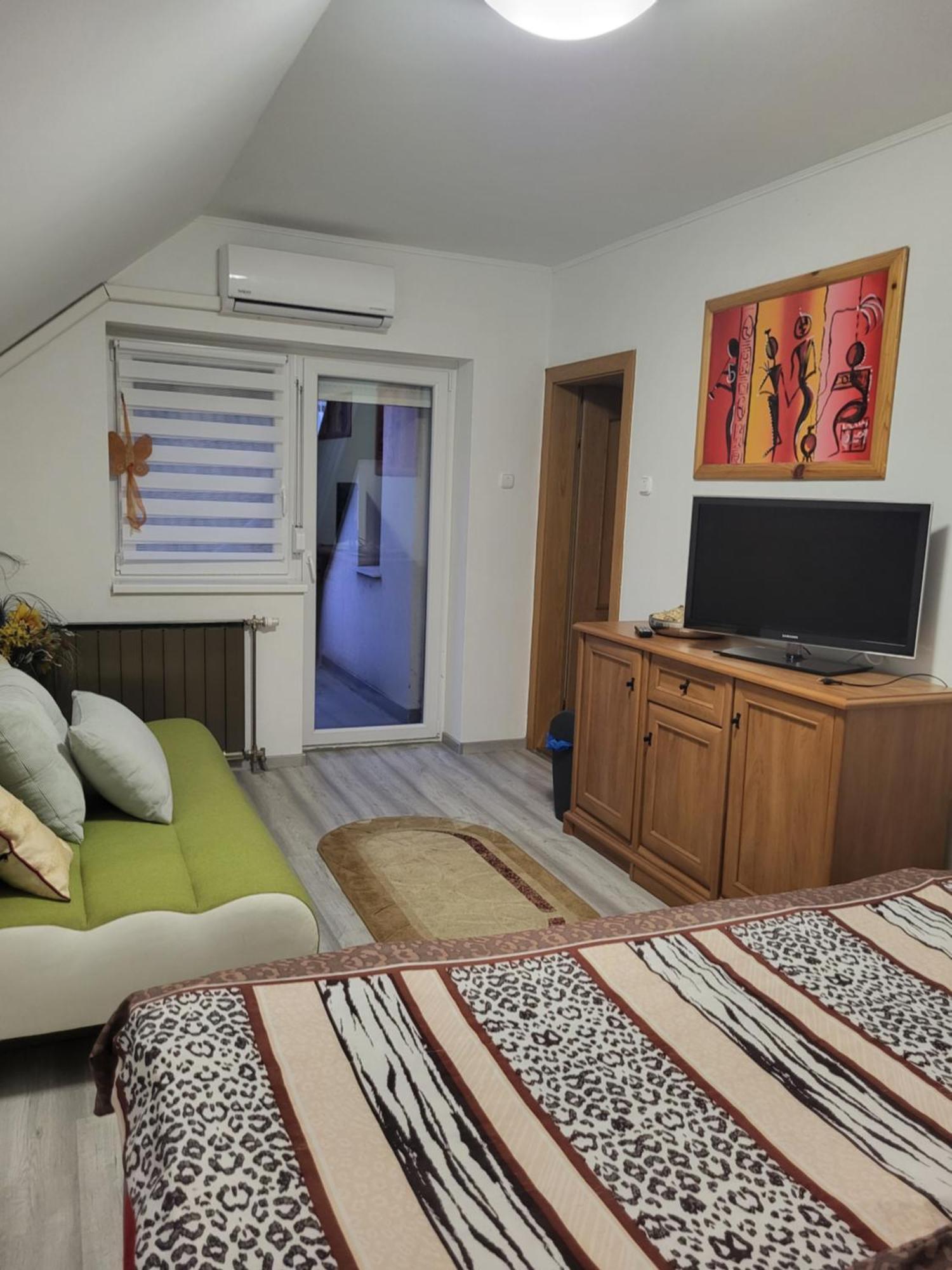 Varlak Apartmans ✷ ✷ ✷ Шіофок Екстер'єр фото