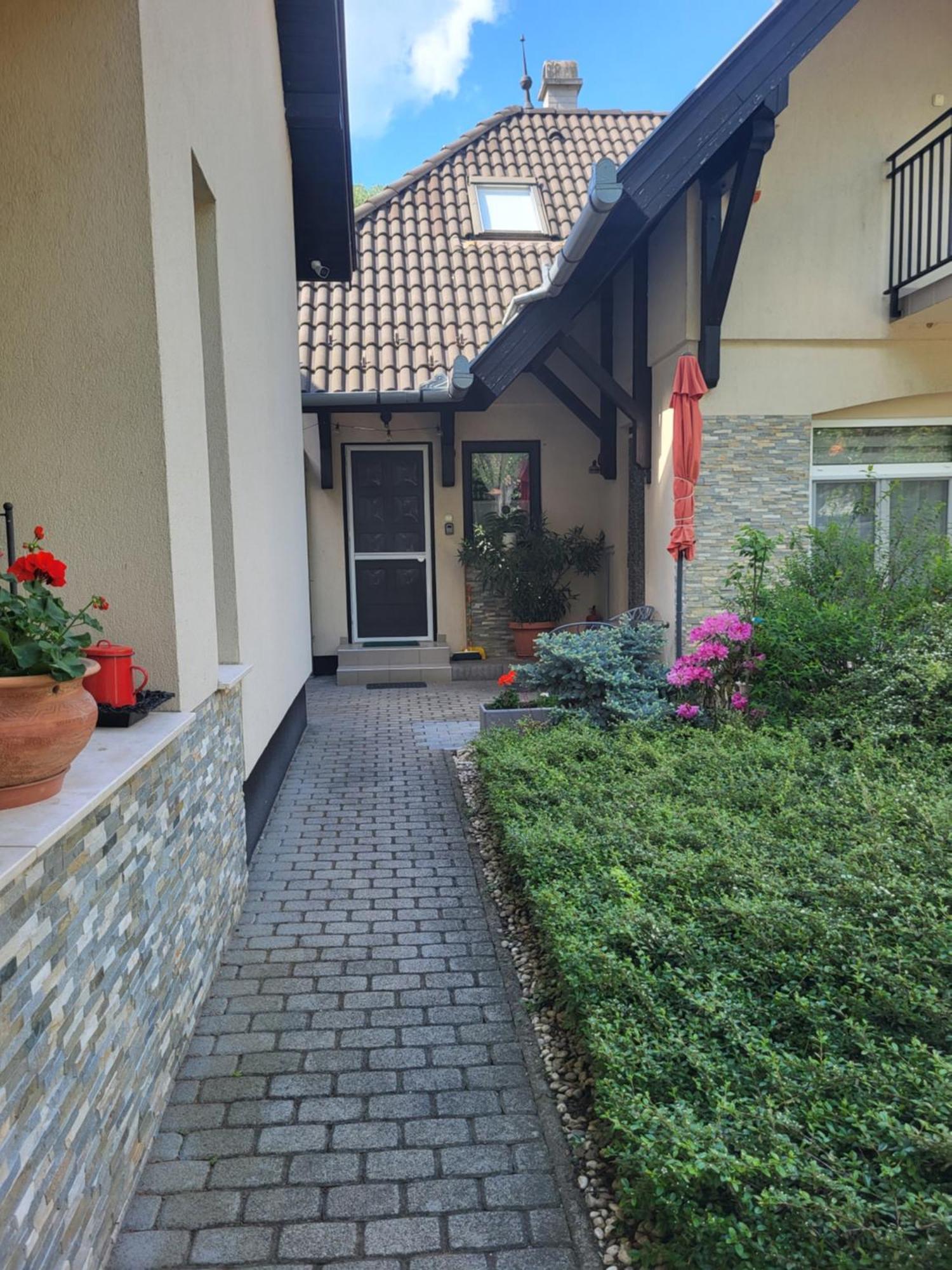 Varlak Apartmans ✷ ✷ ✷ Шіофок Екстер'єр фото